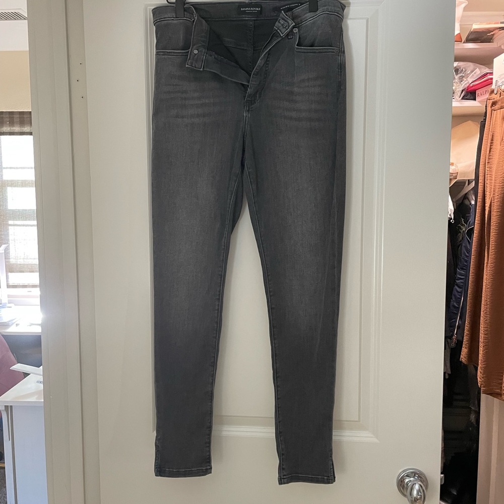 Gray washed high rise legging jean